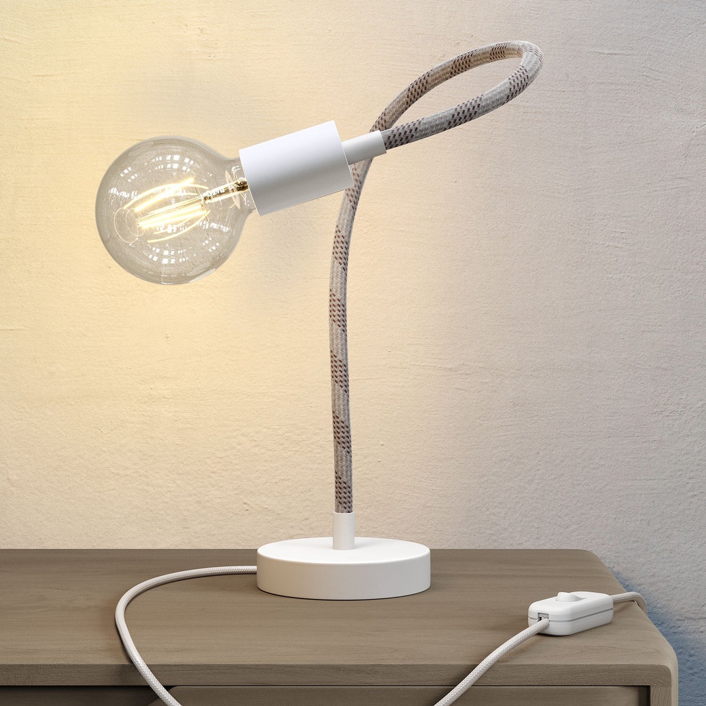 Flex flexible table lamp providing diffused light