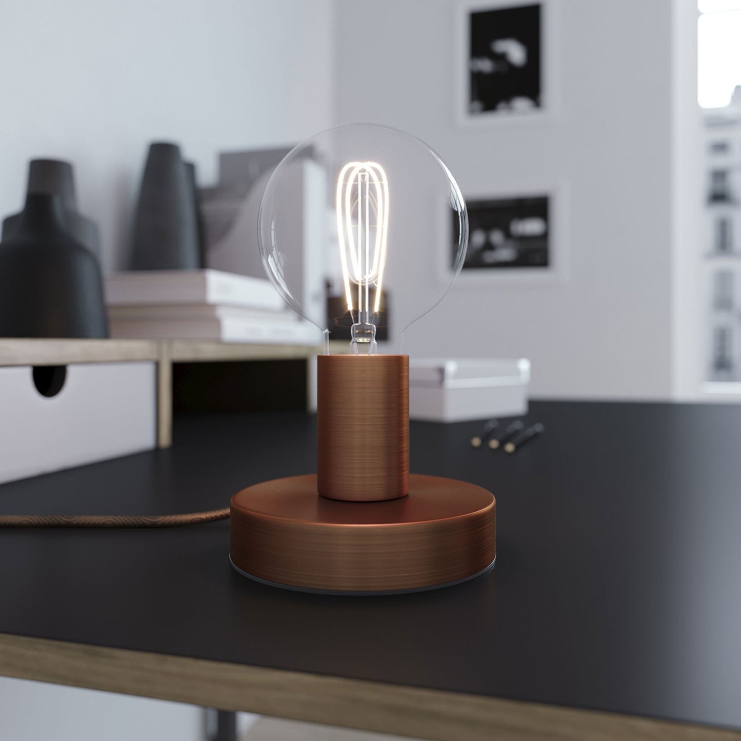 Posaluce - Lampada da tavolo in metallo - Rame satinato