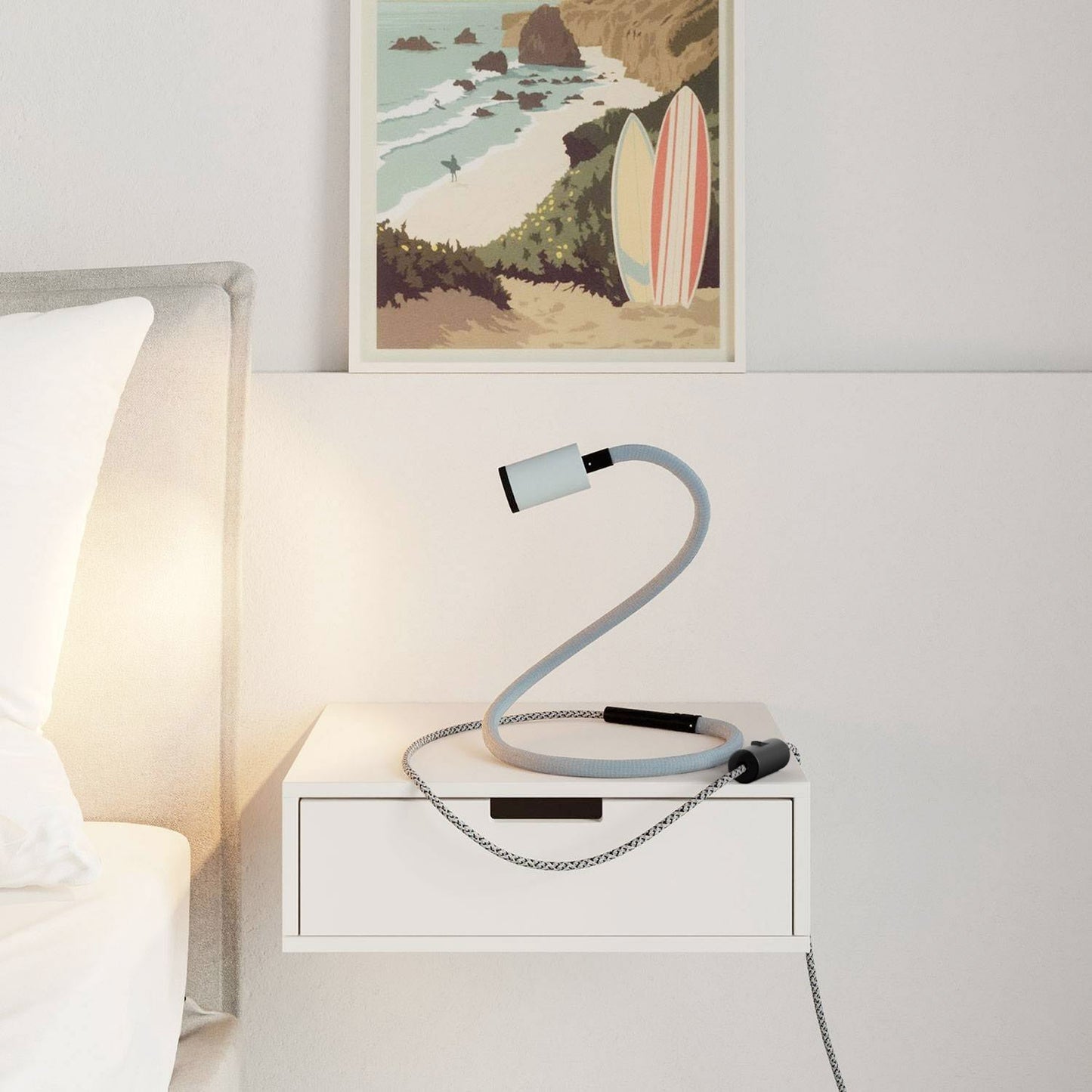 GU1d-one Pastel Lampada snodabile senza base con mini faretto LED e spina UK - Blu carta da zucchero
