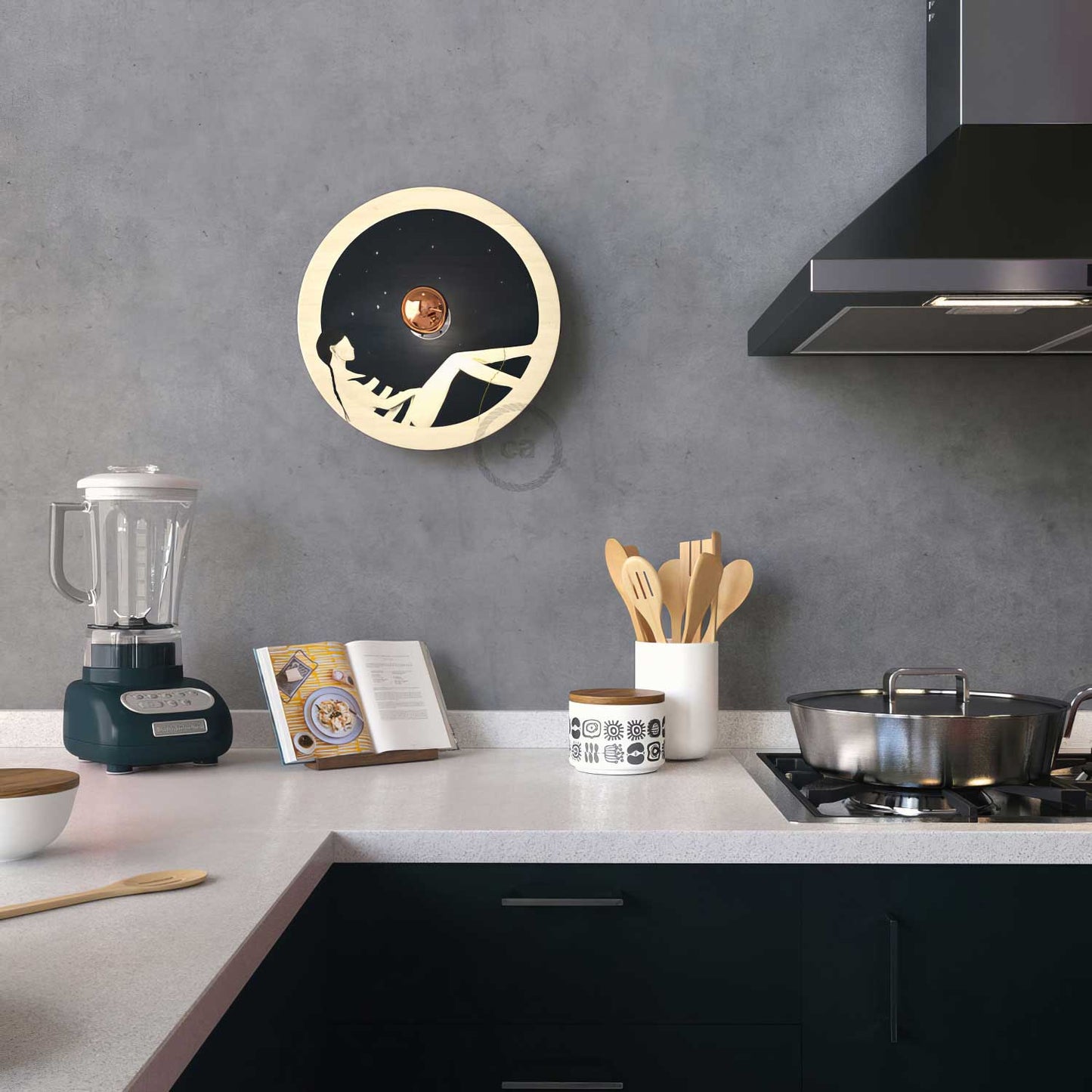 Fermaluce Romantic con paralume UFO in legno double-face illustrato da Chiara Fucà