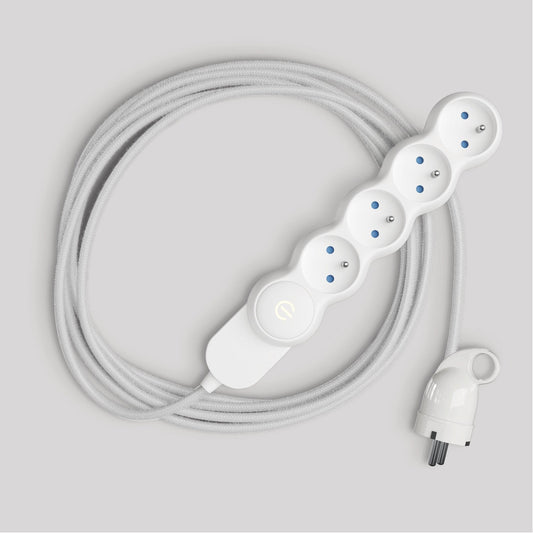 Multipresa francese con cavo in tessuto bianco lucido e spina Schuko con anello comfort