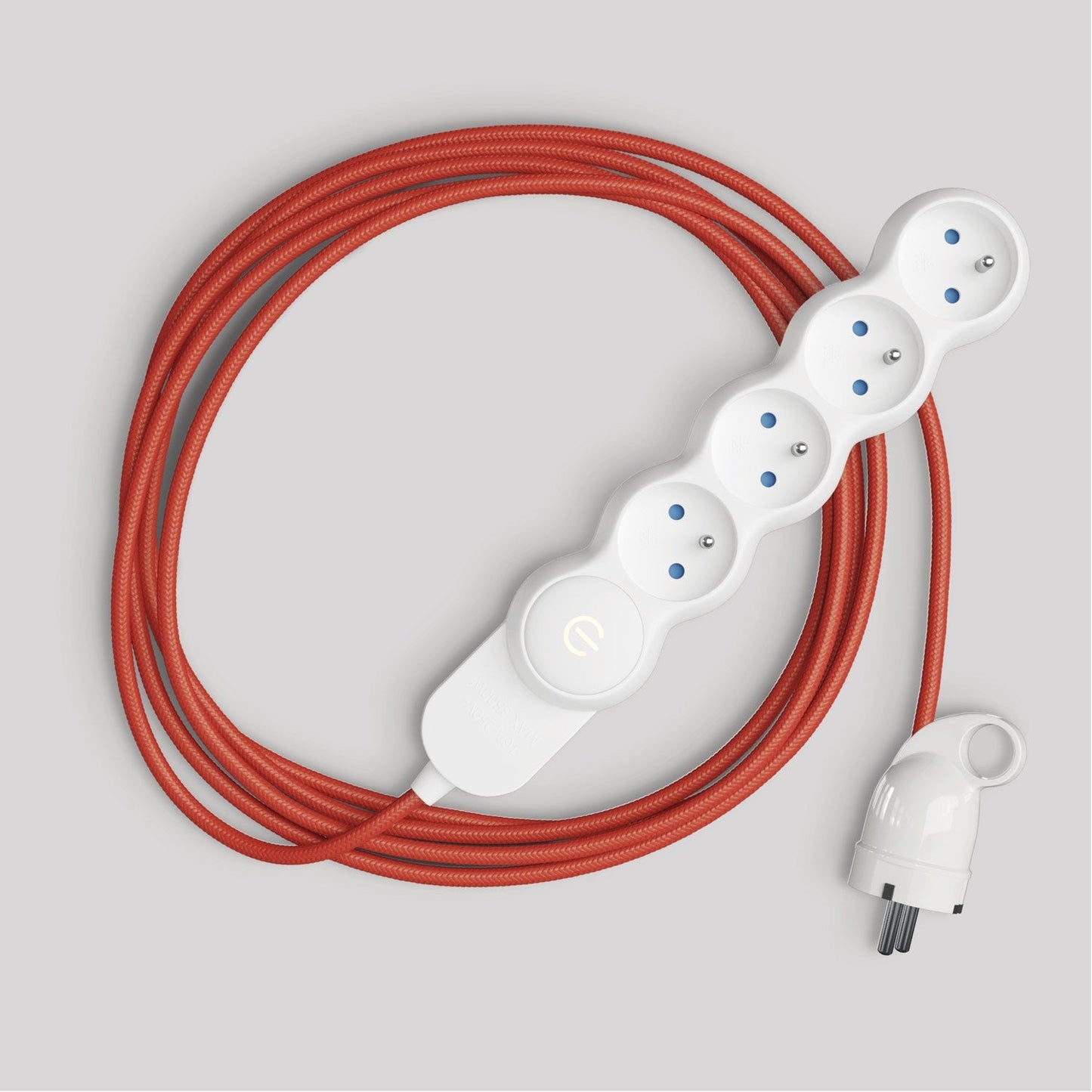 Multipresa francese con cavo rosso lucido in tessuto e spina Schuko con anello comfort