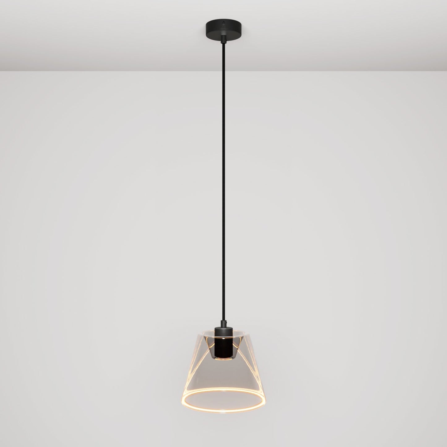 Lampada a sospensione con lampadina Ghost a cono smoky - Nero