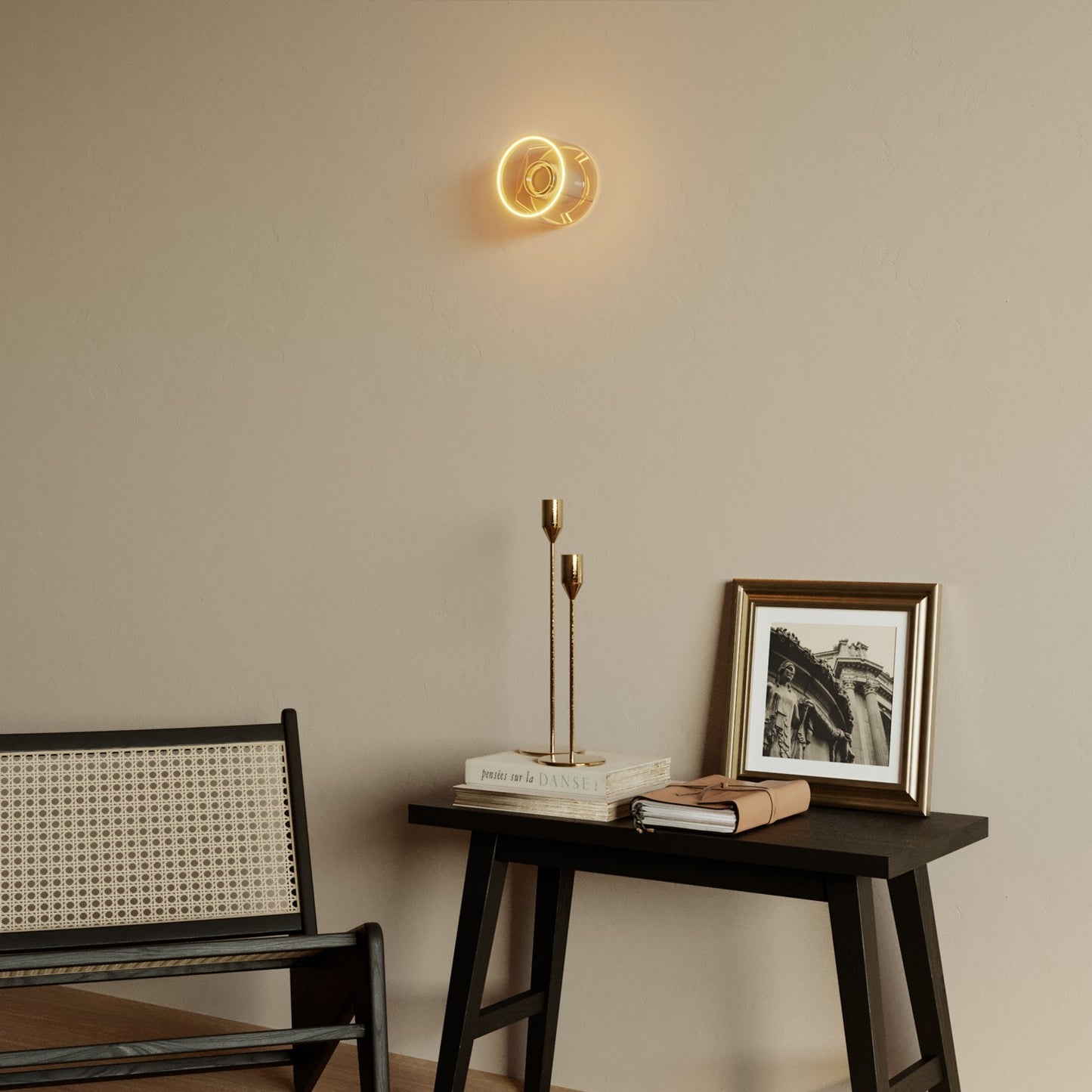 Wall lamp with mini smoky Ghost bulb